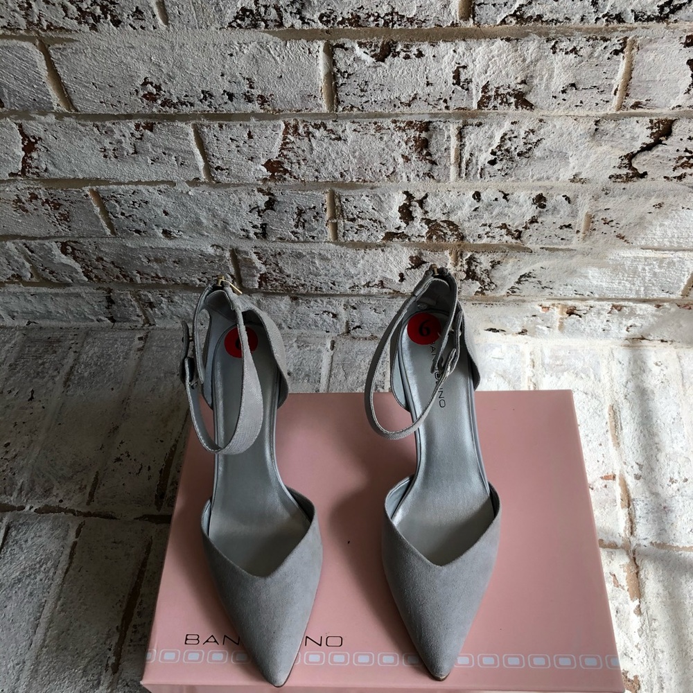 Bandolino women’s  shoes light gray